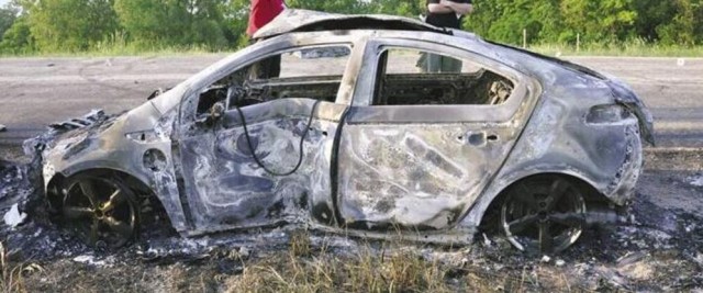 Analisi dell'incendio di un'autoveicolo: confronto tra vetture tradizionali ed elettriche