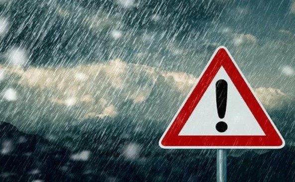 Danni da allagamento della sede stradale: come e a chi richiedere il risarcimento
